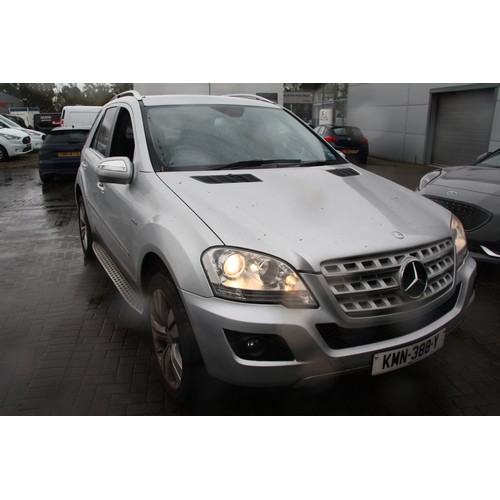 26 - KMN388Y
Silver Mercedes ML350 2987cc
First Registered 30.09.2009
Approx 88,428 miles
Auto Diesel