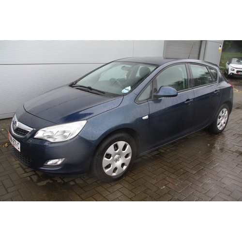 27 - KMN871C
Blue Vauxhall AST 1598cc
First Registered 08.06.2010
Approx 55,712 miles
Auto Petrol