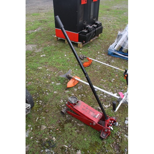 83 - 3 Tonne trolley jack
Spares or Repair 
VAT ON HAMMER @ 20%