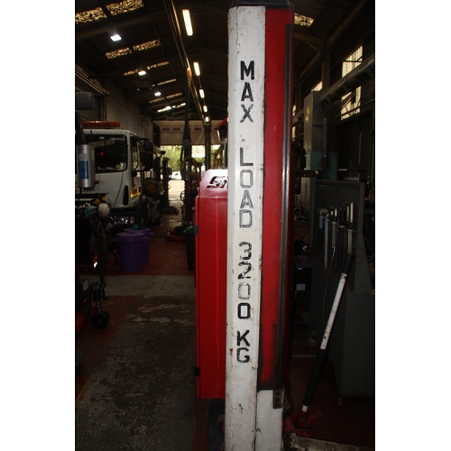 107 - Two post lift Max load 3200kg
Manufactured 1990
Requires service as unused for two years, Nuts requi... 