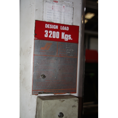 107 - Two post lift Max load 3200kg
Manufactured 1990
Requires service as unused for two years, Nuts requi... 