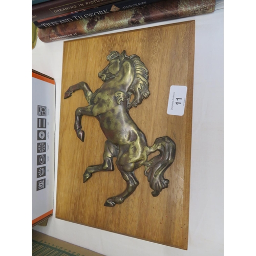 11 - Prancing Horse emblem -ht. 7 ins