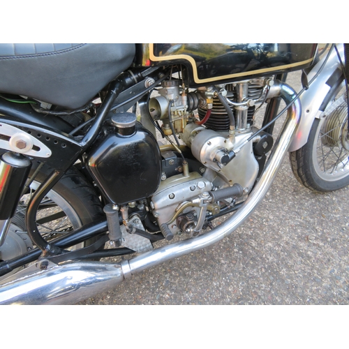 52 - N430MAN
Velocette Venom 500cc
First registered 26/10/1959
Approx 4393 miles showing
Manual 
Petrol
S... 