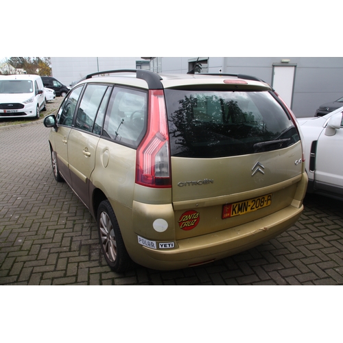 77 - KMN208P
Beige Citroen C4 Picasso 7
First Registered 21.05.2008
Approx 95,557 miles
Manual Petrol