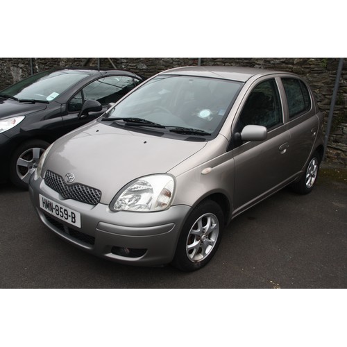 7 - HMN859B
Grey Toyota Yaris 1299cc
First Registered 20.05.2005
Approx 11,546 miles only
Manual Petrol
... 