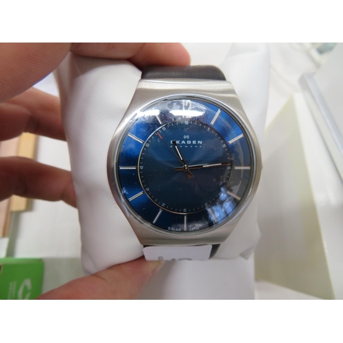 165 - Skagen Gent's large blue dial wrist watch, solar activated (boxed with papers)