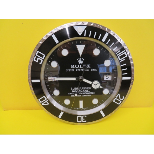 56 - Wall clock in the form of a Rolex Submariner