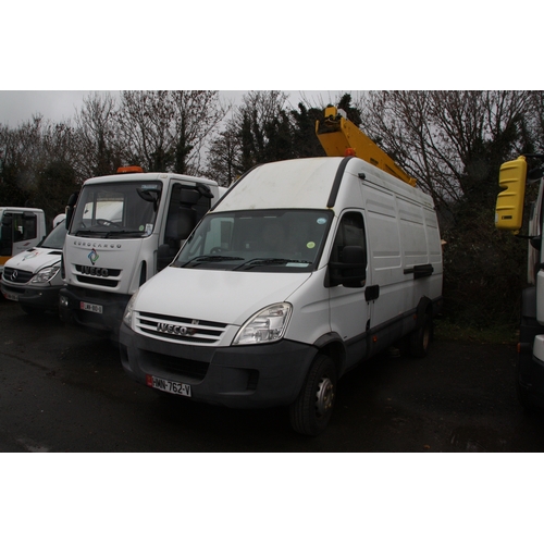 62 - HMN762V
Iveco Dialy 65C18D 2998cc Powered Access Lift
First Registered 27.03.2007
Approx 5547 kms
Ma... 