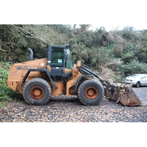 67 - Case 721 loading shovel
Circa 2000
Approx 2900 hours
total weight 15,300 kg
VAT ON HAMMER @ 20%
PLUS... 