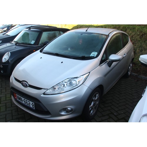 41 - NMN662B
Silver Ford Fiesta Zetec 1242cc
First Registered 03.12.2011
Approx 74,343 miles
Manual Petro... 