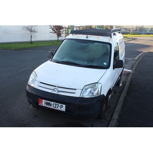 71 - HMN137P
White Citroen Berlingo 1868cc
First Registered 21.09.2006
Approx 124,405 miles
Manual Diesel