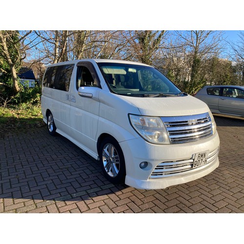 37 - RMN907H
White Nissan Elgrand 3490cc
First Registered 01.02.2005
Approx 138,000 miles
Auto Petrol
ele... 