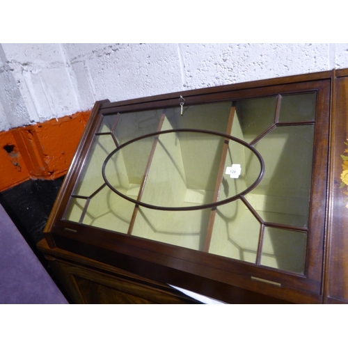 126 - Wall hanging mahogany corner cabinet with glazed astragal door