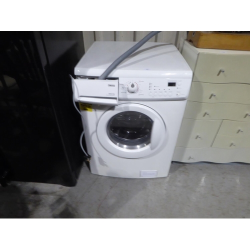 13 - Zanussi 6kg washing machine