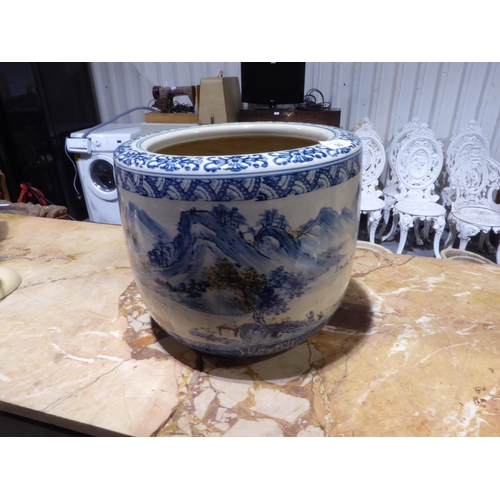 90 - Good quality Chinese pot with figures mountains and trees diameter 12 ins, height 11ins