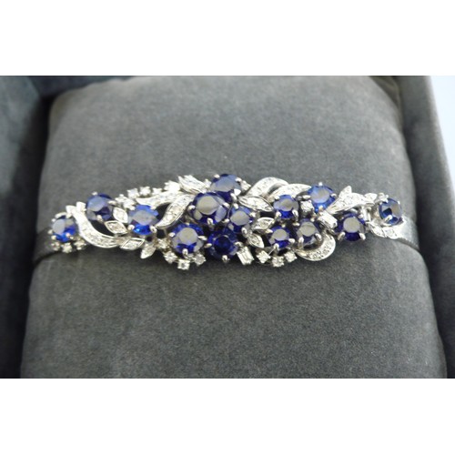 450 - Very pretty 18ct White Gold, Sapphire and diamond bracelet, Total weight 21grms