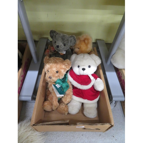 233 - Box of assorted teddy bears