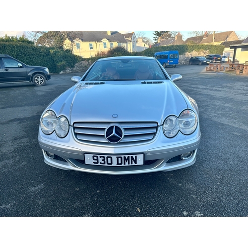 10 - RMN800J
Silver Mercedes SL500 AMG 5461cc
First Registered 29.09.2006
Approx 82,000 miles
Auto Petrol... 