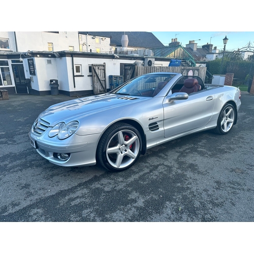 10 - RMN800J
Silver Mercedes SL500 AMG 5461cc
First Registered 29.09.2006
Approx 82,000 miles
Auto Petrol... 