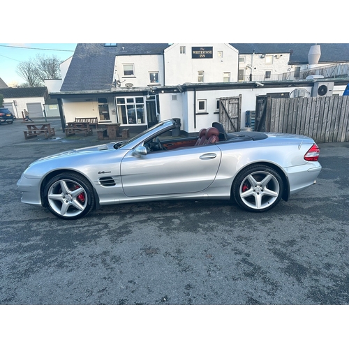 10 - RMN800J
Silver Mercedes SL500 AMG 5461cc
First Registered 29.09.2006
Approx 82,000 miles
Auto Petrol... 