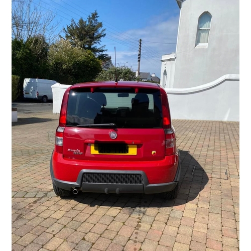 56 - RMN190E
Red Fiat Panda 1368cc
First Registered 30.04.2008
Approx 140,000 miles
Manual Petrol
Large s... 