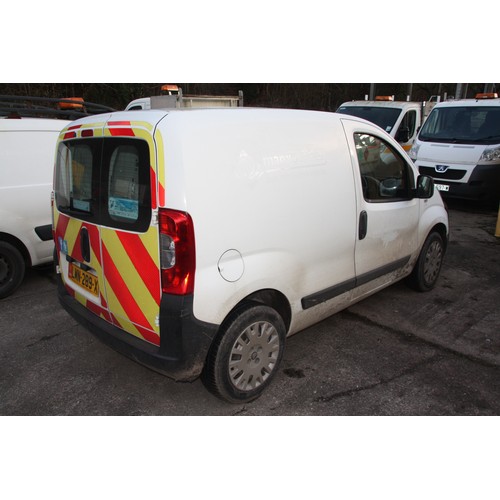 3 - LMN289X
White Citroen Nemo 660LX Van 1248cc
First Registered 05.03.2015
Approx 71,725 miles
Manual D... 