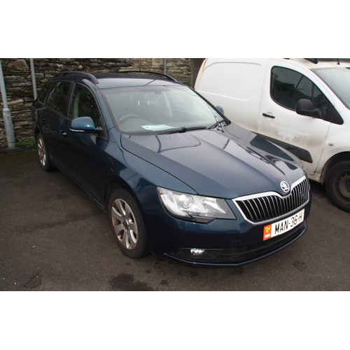 31 - MAN36H
Blue Skoda Superb 1968cc
First Registered 02.12.2013
Approx 230,000 miles
Auto Diesel
HEATER ... 