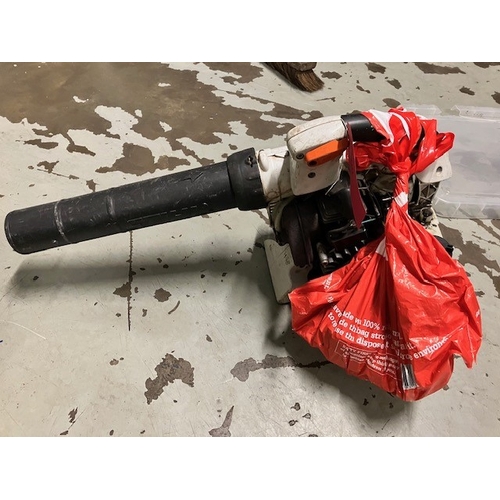 105 - STIHL BLOW/VAC
SPARES/REPAIR
PULL CORD BROKEN & RUNNING ROUGH
VAT ON HAMMER @ 20%