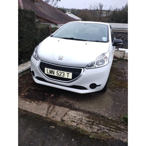 109 - LMN523T
White Peugeot 208 1000cc
First Registered 05.09.2014
Approx 34,400 miles
Manual Petrol
Engin... 