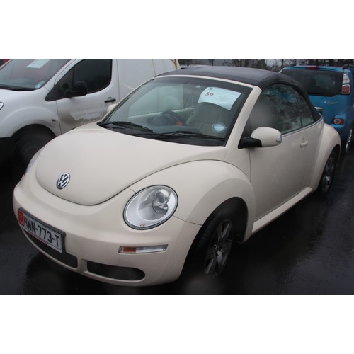 59 - HMN773T
Beige Volkswagen Beetle convertible 1596cc
First Registered 01.09.2006
Approx 85,000 miles
M... 