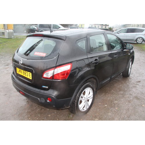 90 - LMN883E
Black Nissan Qashqai 1461cc
First Registered 24.04.2010
Approx 90,000 miles
Manual Diesel
so... 