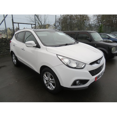 16 - MMN482L
White Hyundai iX35 1.7 CRDi 2WD
First Registered 18.04.2013
Approx 81,000 miles
Manual Diese... 