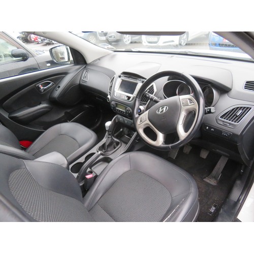 16 - MMN482L
White Hyundai iX35 1.7 CRDi 2WD
First Registered 18.04.2013
Approx 81,000 miles
Manual Diese... 