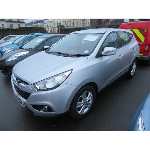 42 - LMN602X
Silver Hyundai IX35 1591cc 2WD
First Registered 05.01.2012
Approx 75,666 miles
Manual Petrol