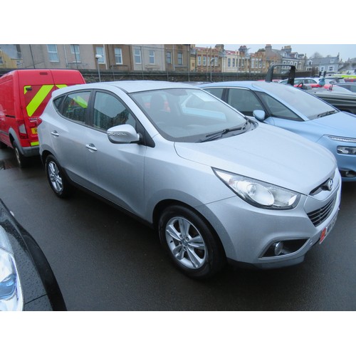 42 - LMN602X
Silver Hyundai IX35 1591cc 2WD
First Registered 05.01.2012
Approx 75,666 miles
Manual Petrol