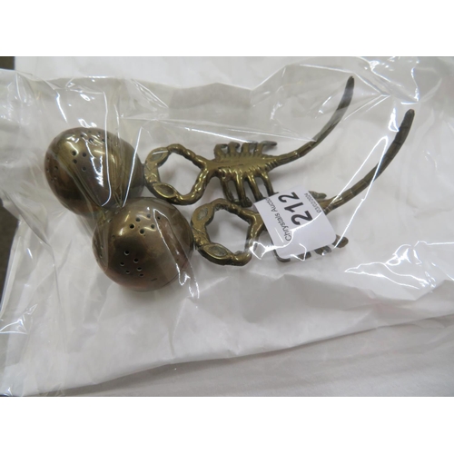 212 - Salt and pepper in the shape of two scorpions, brass