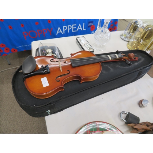 467 - A 'Primavera' hardly used violin and bow with case