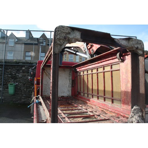 111 - Iconic K6 Circa 1930s British red Cast Iron Telephone Box
In need of restoration