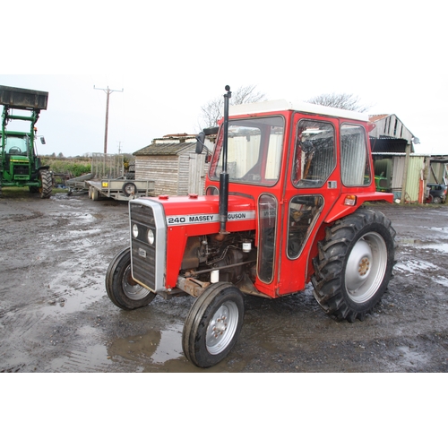 30 - GMN576G
Massey Ferguson 240 tractor with cab
First Registered 05.06.1984
Approx 4072 hours
new tyres... 