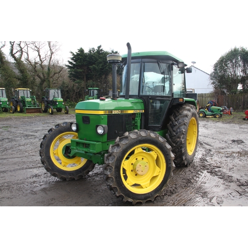 54 - RMN890L
John Deere 2850 SG2 Cab
First Registered 01.08.1998
Approx 13913 hours
4WD with all new tyre... 