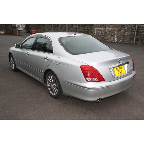 89 - UK REGISTERED
DH04EEF
Silver Toyota Crown Majesta 4290cc (Japanese import)
Year of manufacture 2004
... 