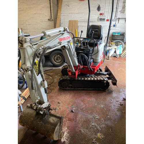 113 - Takeuchi 108 micro digger
Had new battery,had 2 pipes replaced with front ram New starter motor ,new... 