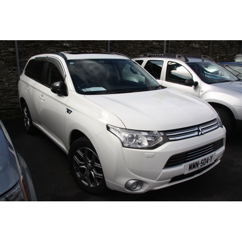 61 - MMN504Y
White Mitsubishi Outlander GX 4H Phev 1998cc
First Registered 01.09.2014
Approx 74,000 miles... 