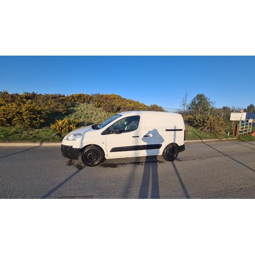 122 - MMN514Y
White Peugeot Partner 1560cc
First Registered 04.03.2013
Approx miles TBC
Manual Diesel
Susp... 