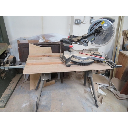 26 - Compound mitre saw 12