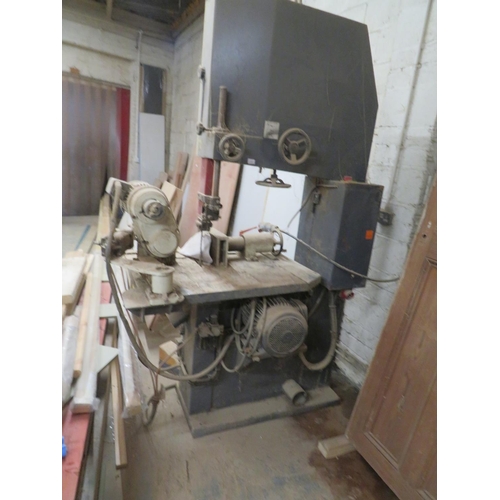 37 - Heavy duty band saw