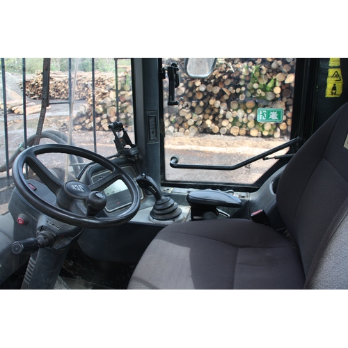 133 - JMN859P
JCB 416 loading showel
First Registered 24.03.2009
Approx 9230 hours
together with loading f... 