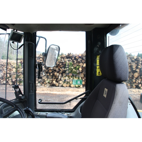 133 - JMN859P
JCB 416 loading showel
First Registered 24.03.2009
Approx 9230 hours
together with loading f... 