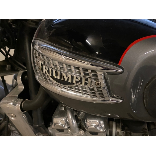 226 - FMN345V
Triumph Thunderbird 885cc motorcycle
First Registered 19.06.2002
Approx 3130 miles
Petrol
ve... 