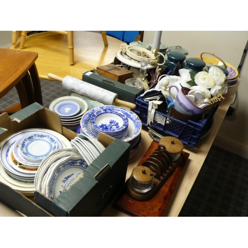 92 - Large collection of crocks, including bowls, storage containers, porcelain etc